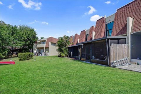 Купить кондоминиум в Пемброк-Пайнс, Флорида 2 спальни, 96.62м2, № 2054298 - фото 19