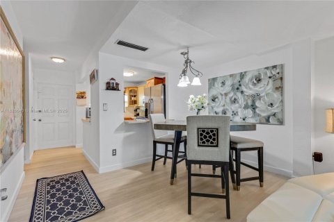 Купить кондоминиум в Пемброк-Пайнс, Флорида 2 спальни, 96.62м2, № 2054298 - фото 4