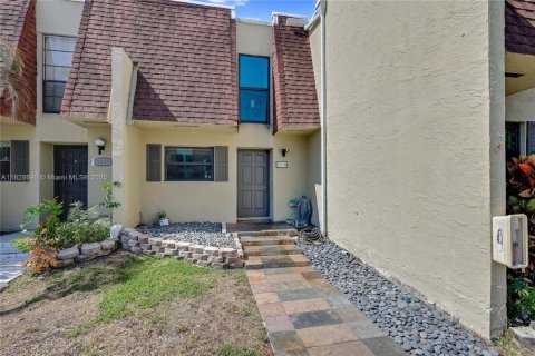 Купить кондоминиум в Пемброк-Пайнс, Флорида 2 спальни, 96.62м2, № 2054298 - фото 21