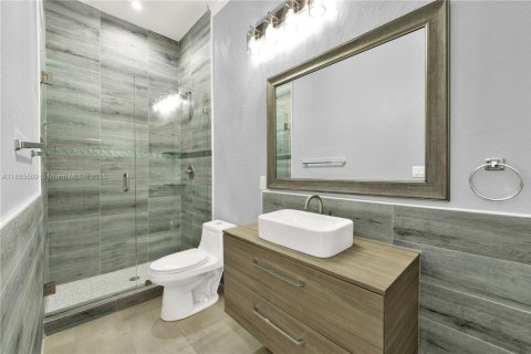 Villa ou maison à louer à Miami, Floride: 4 chambres, 268.3 m2 № 1931690 - photo 8