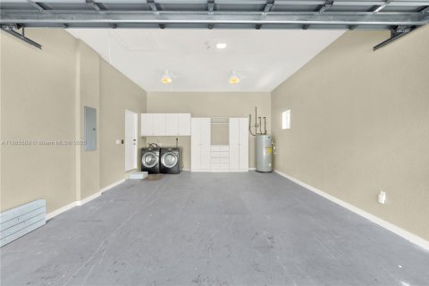 Villa ou maison à louer à Miami, Floride: 4 chambres, 268.3 m2 № 1931690 - photo 19