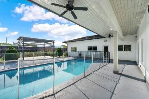 Villa ou maison à louer à Miami, Floride: 4 chambres, 268.3 m2 № 1931690 - photo 30