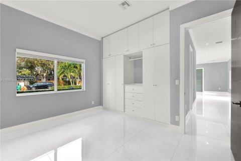 Villa ou maison à louer à Miami, Floride: 4 chambres, 268.3 m2 № 1931690 - photo 11
