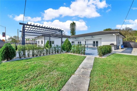 Villa ou maison à louer à Miami, Floride: 4 chambres, 268.3 m2 № 1931690 - photo 24