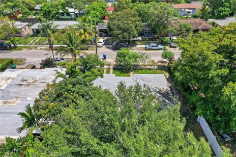 Villa ou maison à vendre à Miami, Floride: 2 chambres, 93 m2 № 2331356 - photo 6