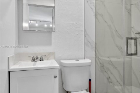 Villa ou maison à vendre à Miami, Floride: 2 chambres, 93 m2 № 2331356 - photo 16