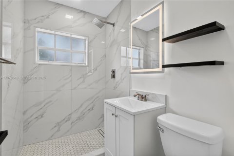 Villa ou maison à vendre à Miami, Floride: 2 chambres, 93 m2 № 2331356 - photo 17
