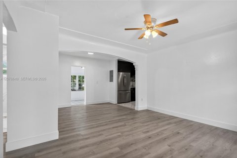 Villa ou maison à vendre à Miami, Floride: 2 chambres, 93 m2 № 2331356 - photo 7