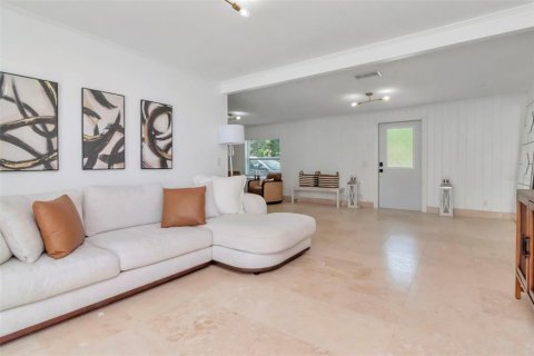 Casa en venta en Lutz, Florida, 4 dormitorios, 208.1 m2 № 2137512 - foto 11