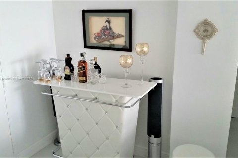 Condominio en venta en Sunny Isles Beach, Florida, 2 dormitorios, 138.24 m2 № 1964454 - foto 16