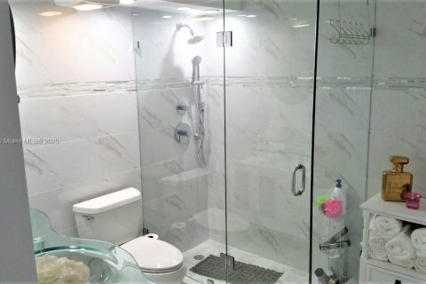 Condominio en venta en Sunny Isles Beach, Florida, 2 dormitorios, 138.24 m2 № 1964454 - foto 20