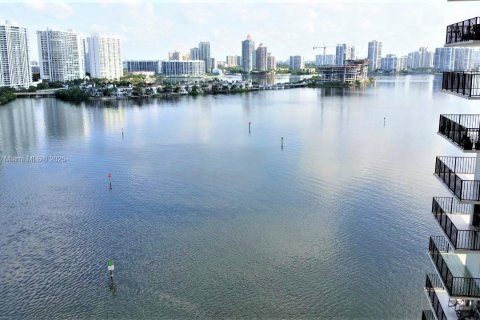 Condominio en venta en Sunny Isles Beach, Florida, 2 dormitorios, 138.24 m2 № 1964454 - foto 30