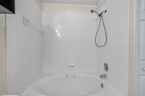 Купить таунхаус в Киссимми, Флорида 6 комнат, 128.21м2, № 1816132 - фото 28