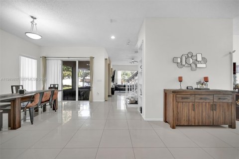 Купить виллу или дом в Хомстед, Флорида 5 спален, 290.69м2, № 2052717 - фото 21