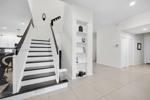 Купить виллу или дом в Хомстед, Флорида 5 спален, 290.69м2, № 2052717 - фото 24