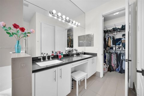 Купить виллу или дом в Хомстед, Флорида 5 спален, 290.69м2, № 2052717 - фото 29