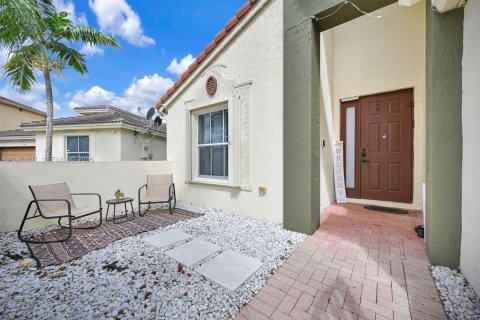 Купить виллу или дом в Хомстед, Флорида 5 спален, 290.69м2, № 2052717 - фото 4