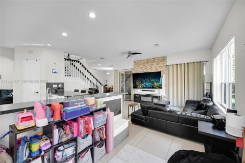 Купить виллу или дом в Хомстед, Флорида 5 спален, 290.69м2, № 2052717 - фото 13