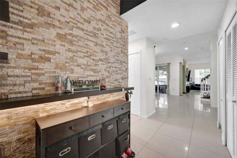 Купить виллу или дом в Хомстед, Флорида 5 спален, 290.69м2, № 2052717 - фото 15