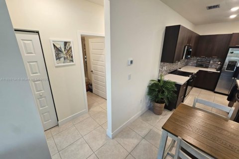 Купить кондоминиум в Дорал, Флорида 3 спальни, 104.42м2, № 1794187 - фото 4