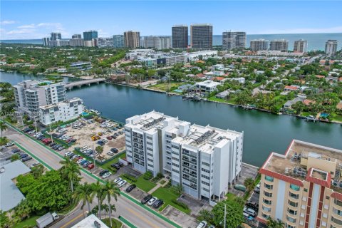 Condo in Bay Harbor Islands, Florida, 1 bedroom  № 1865759 - photo 4