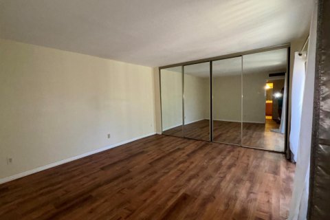 Adosado en venta en Fort Pierce, Florida, 2 dormitorios, 123.37 m2 № 1094101 - foto 1
