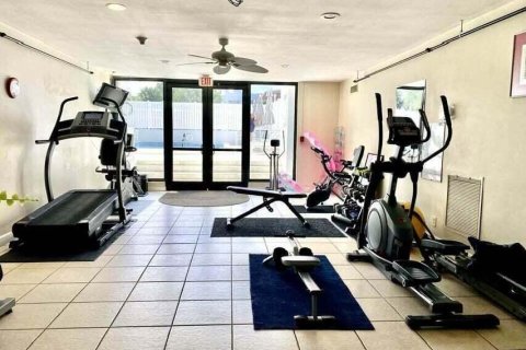 Condominio en alquiler en West Palm Beach, Florida, 2 dormitorios, 104.05 m2 № 888378 - foto 1