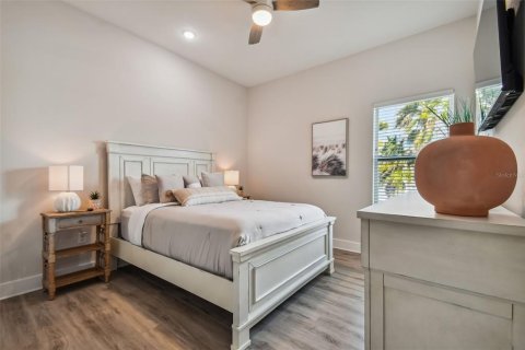Condo in Indian Shores, Florida, 4 bedrooms № 2133004 - photo 22