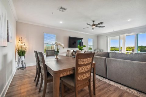 Condo in Indian Shores, Florida, 4 bedrooms № 2133004 - photo 17