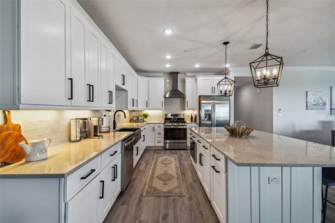 Condo in Indian Shores, Florida, 4 bedrooms № 2133004 - photo 11