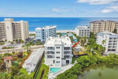 Condo in Indian Shores, Florida, 4 bedrooms № 2133004 - photo 5