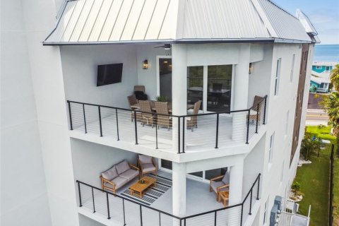 Condo in Indian Shores, Florida, 4 bedrooms № 2133004 - photo 2