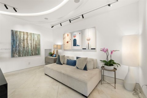 Condo in Key Biscayne, Florida, 3 bedrooms  № 2025426 - photo 11