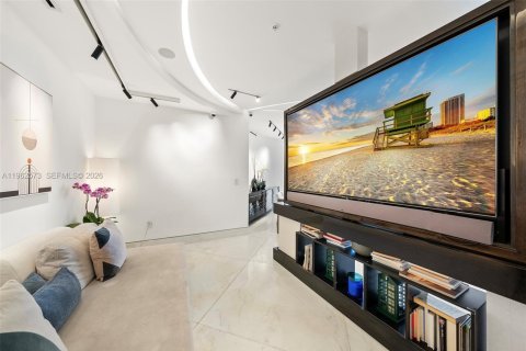 Condo in Key Biscayne, Florida, 3 bedrooms  № 2025426 - photo 9