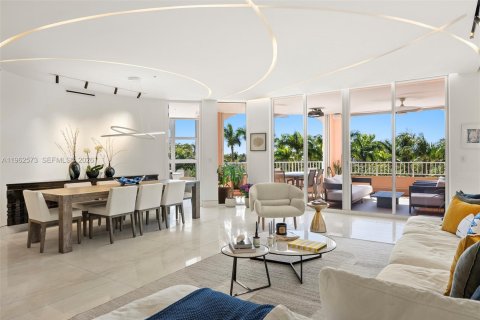 Condo in Key Biscayne, Florida, 3 bedrooms  № 2025426 - photo 1