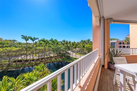 Condo in Key Biscayne, Florida, 3 bedrooms  № 2025426 - photo 22