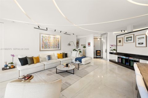 Condo in Key Biscayne, Florida, 3 bedrooms  № 2025426 - photo 5