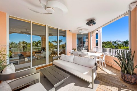 Condo in Key Biscayne, Florida, 3 bedrooms  № 2025426 - photo 18