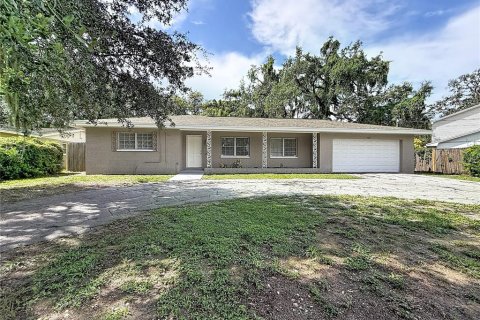House in Tampa, Florida 3 bedrooms, 135.64 sq.m. № 2157407 - photo 3