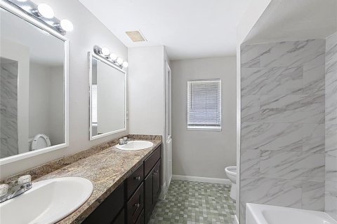 House in Tampa, Florida 3 bedrooms, 135.64 sq.m. № 2157407 - photo 12