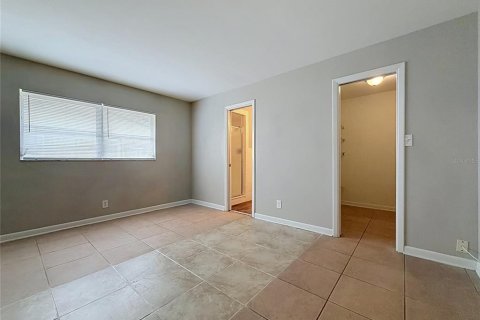 House in Tampa, Florida 3 bedrooms, 135.64 sq.m. № 2157407 - photo 13