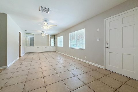 House in Tampa, Florida 3 bedrooms, 135.64 sq.m. № 2157407 - photo 6