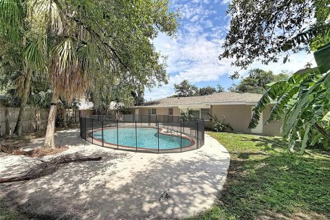 House in Tampa, Florida 3 bedrooms, 135.64 sq.m. № 2157407 - photo 28