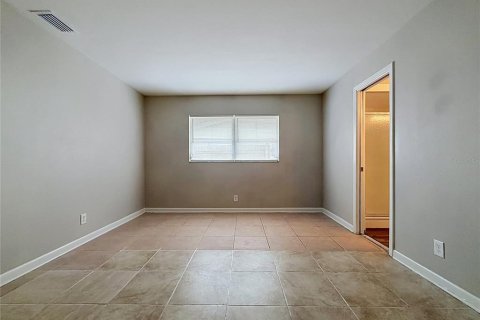 House in Tampa, Florida 3 bedrooms, 135.64 sq.m. № 2157407 - photo 14