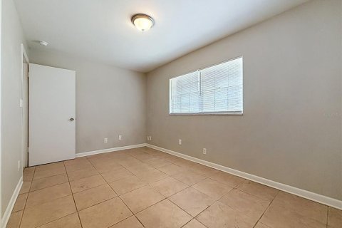 House in Tampa, Florida 3 bedrooms, 135.64 sq.m. № 2157407 - photo 10