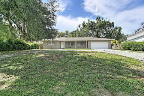 House in Tampa, Florida 3 bedrooms, 135.64 sq.m. № 2157407 - photo 2