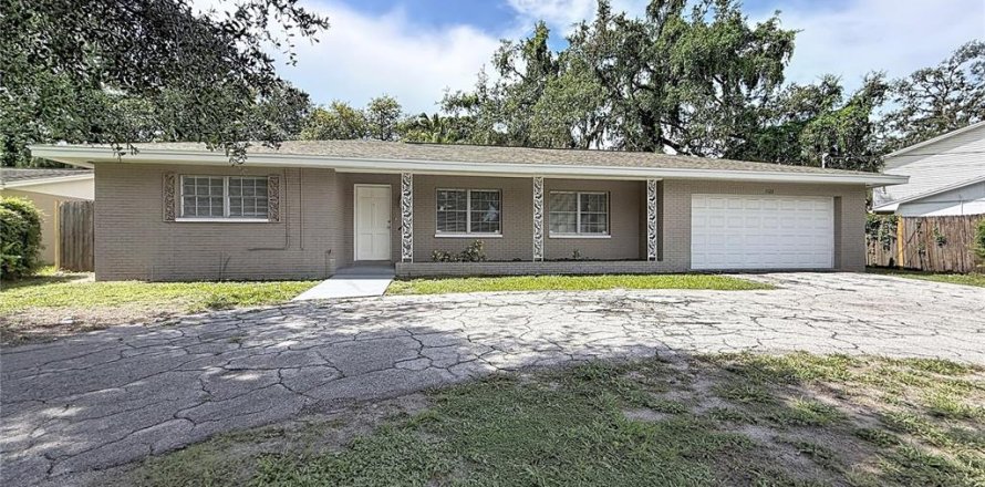 House in Tampa, Florida 3 bedrooms, 135.64 sq.m. № 2157407