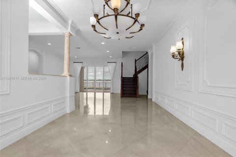 House in Miramar, Florida 6 bedrooms, 459.4 sq.m. № 2001881 - photo 10