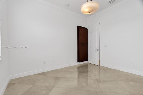 House in Miramar, Florida 6 bedrooms, 459.4 sq.m. № 2001881 - photo 19