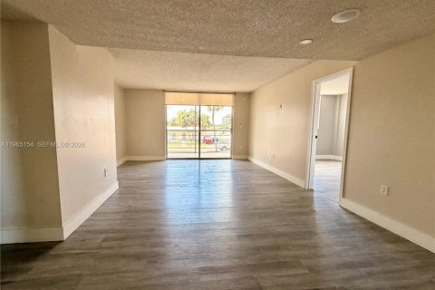 Condominio en alquiler en Miami, Florida, 3 dormitorios, 106.56 m2 № 2027839 - foto 4